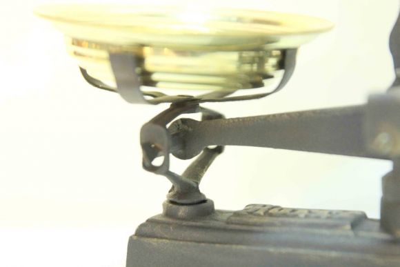 Настоящий Раритет! Винтажные маленькие весы на 1,5 кг в идеале