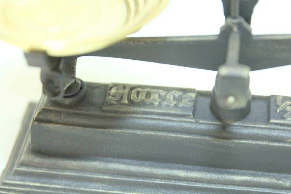 Настоящий Раритет! Винтажные маленькие весы на 1,5 кг в идеале