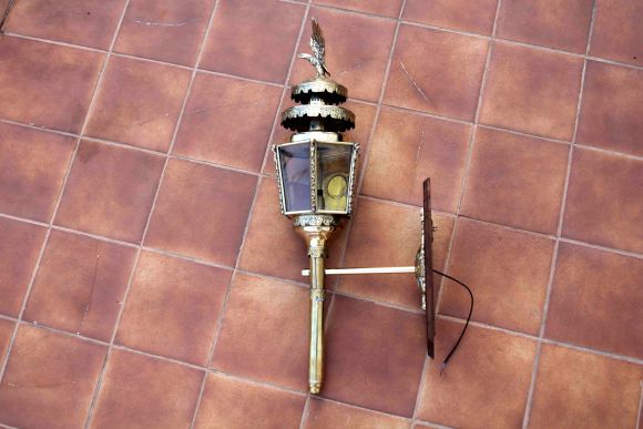 Антикварный каретный фонарь - бра