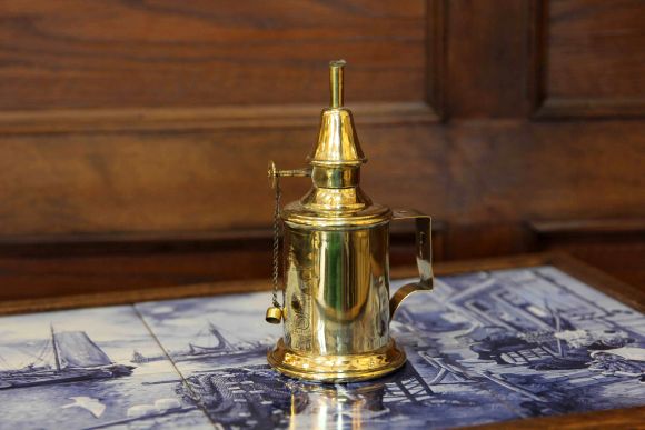 Интересная керосиновая лампа