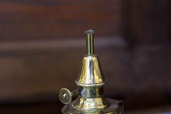 Интересная керосиновая лампа