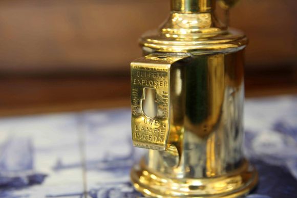 Интересная керосиновая лампа