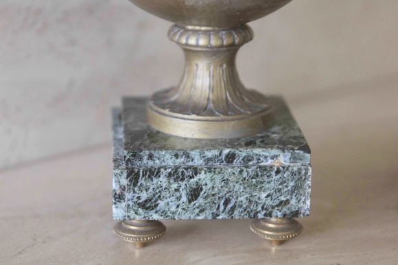 Пара шикарных старинных французских ваз.