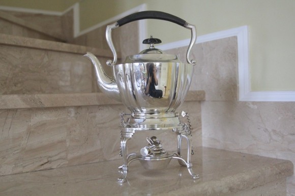 Антикварная бульотка с серебре. Идеальное состояние