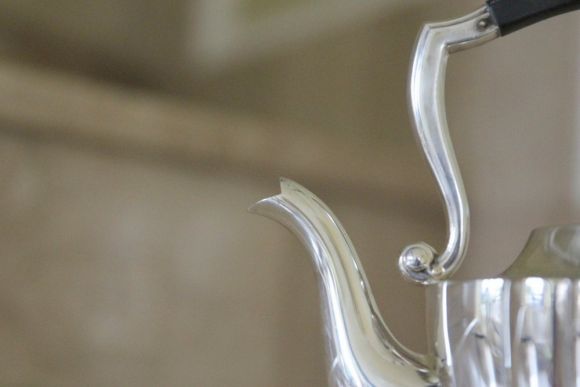 Антикварная бульотка с серебре. Идеальное состояние