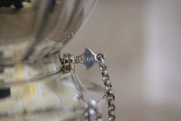 Антикварная бульотка с серебре. Идеальное состояние