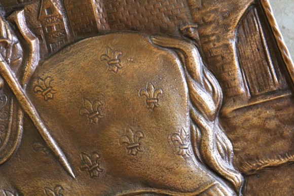 Антикварное настенное панно РЫЦАРЬ С ПОБЕДОЙ. Медь