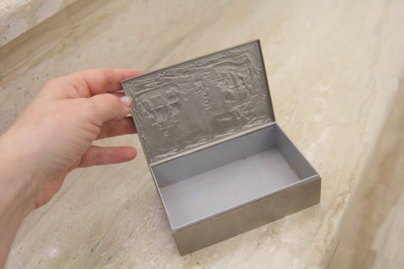 Витажная шкатулка с завораживающим морским пейзажем