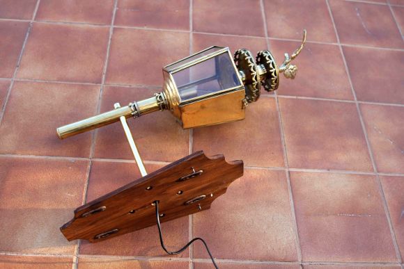 Старинный каретный фонарь - настенное бра