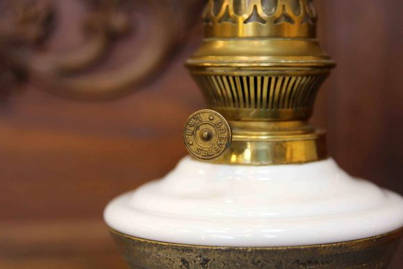 Старинная керосиновая лампа С интересным стеклом!