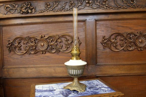 Старинная керосиновая лампа С интересным стеклом!