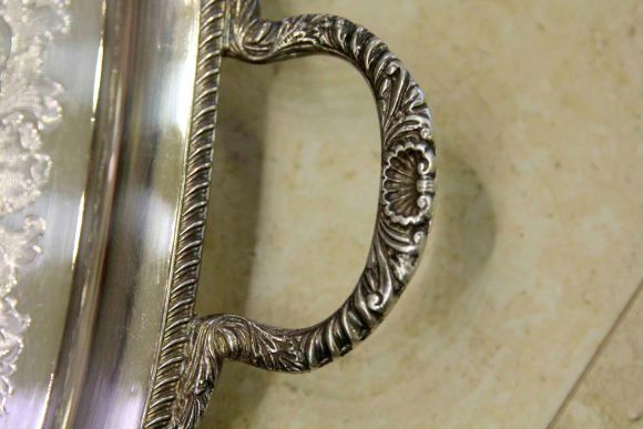 Старинный квадратный поднос в серебре