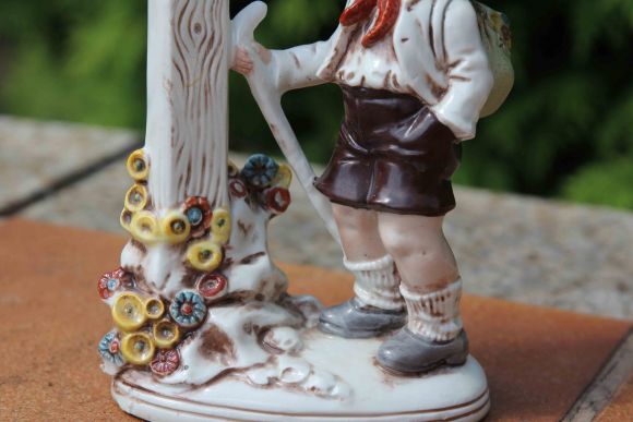 Фарфоровая статуэтка «Юный путешественник» Carl Schneider. Германия 20 век.