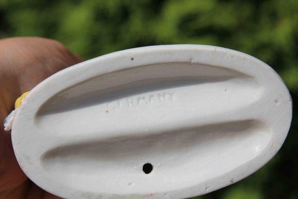 Фарфоровая статуэтка «Юный путешественник» Carl Schneider. Германия 20 век.