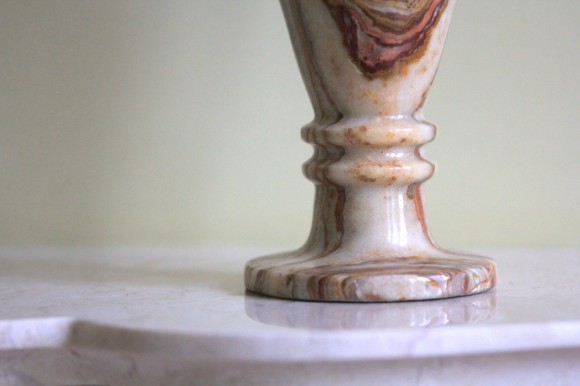 Старинная ваза из оникса. Европа. Начало 20 века