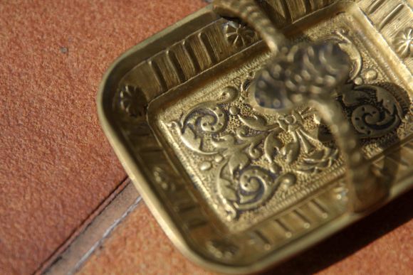 Дамская изящнвя пепельница. Латунь. Европа