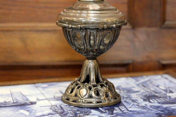 Винтажная керосиновая лампа