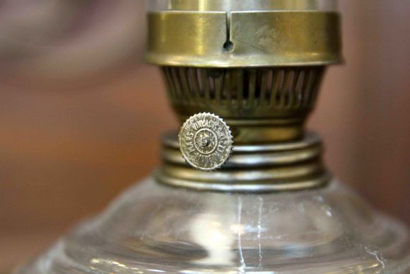 Винтажная керосиновая лампа