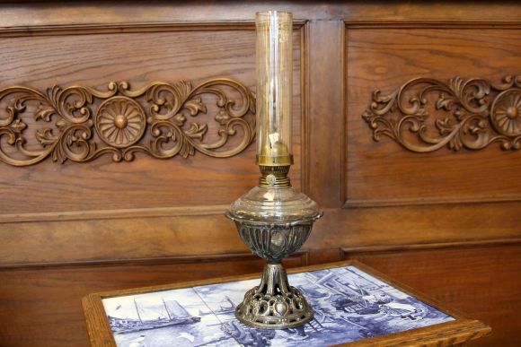 Винтажная керосиновая лампа