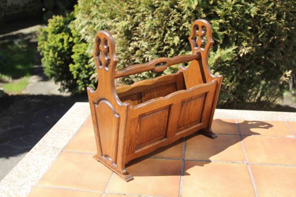 Винтажная газетница из дуба. Европа. Начало 20 века