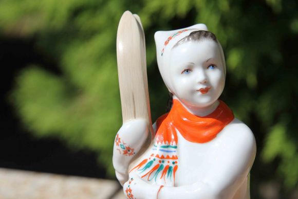 Статуэтка ЛФЗ «Лыжница». СССР