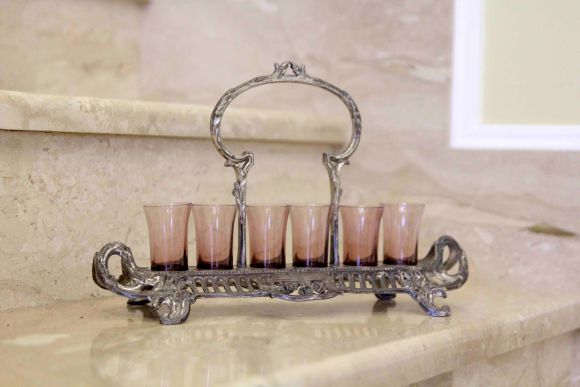 Антикварные рюмочки на подставке