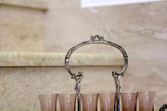 Антикварные рюмочки на подставке