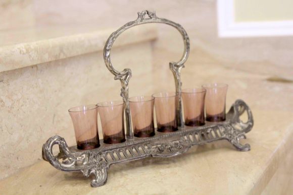 Антикварные рюмочки на подставке