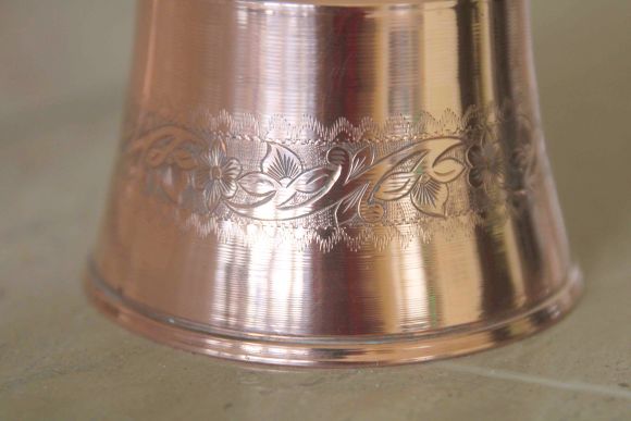 Очаровательный медный кувшинчик для масла