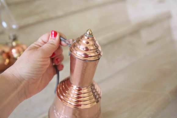 Очаровательный медный кувшинчик для масла