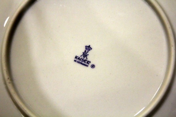 Декоративные тарелки из серии "Птенцы и насекомые". Европа. Начало 20 века