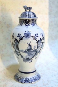 Антикварная ваза с крышкой Делфт. Европа. Начало 20 века