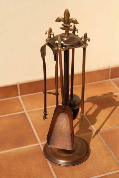 Каминный набор с царской лилией. Медь. Патина. Идеальное состояние Каминный набор с царской лилией. Медь. Патина. Идеальное состояние