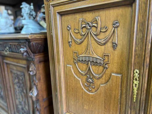 Изысканный комод в стиле модерн