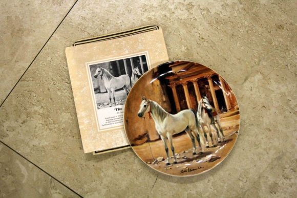 Коллекционная тарелка "Арабский скакун". Европа. Начало 20 века