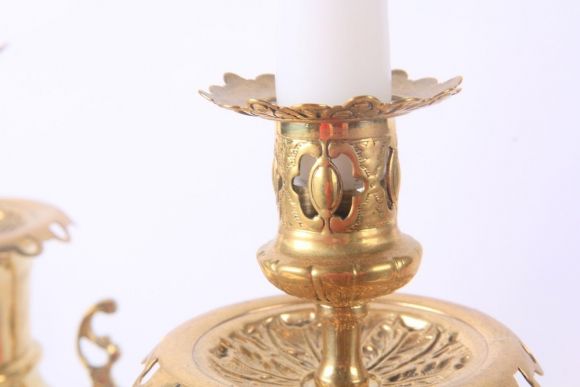 Необыкновенно красивые старинные подсвечники из латуни