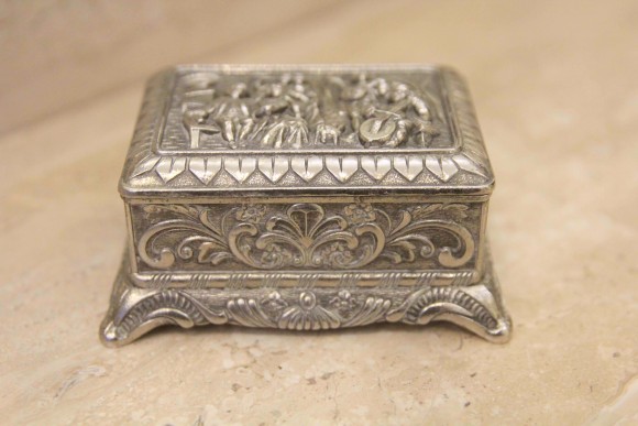 Голландская шкатулка с классическим сюжетом "Веселое гуляние"