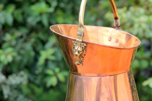 Блестящий винтажный зольник после полировки.Европа.Конец 19 века