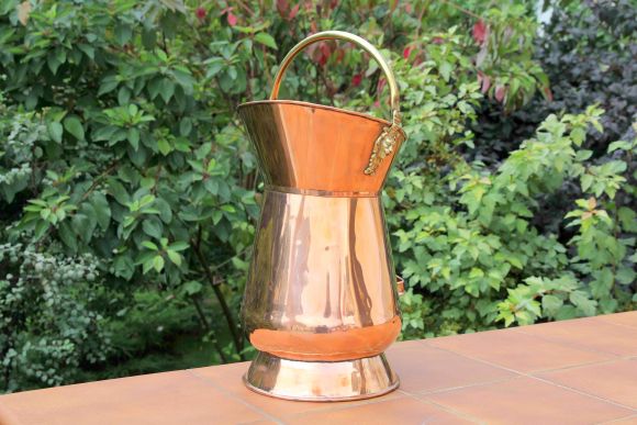 Блестящий винтажный зольник после полировки.Европа.Конец 19 века