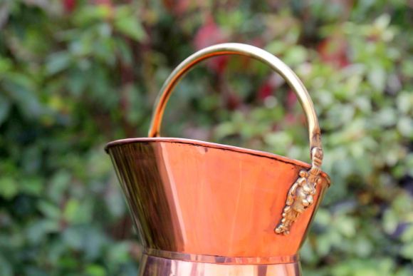 Блестящий винтажный зольник после полировки.Европа.Конец 19 века