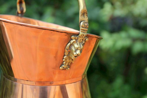 Блестящий винтажный зольник после полировки.Европа.Конец 19 века