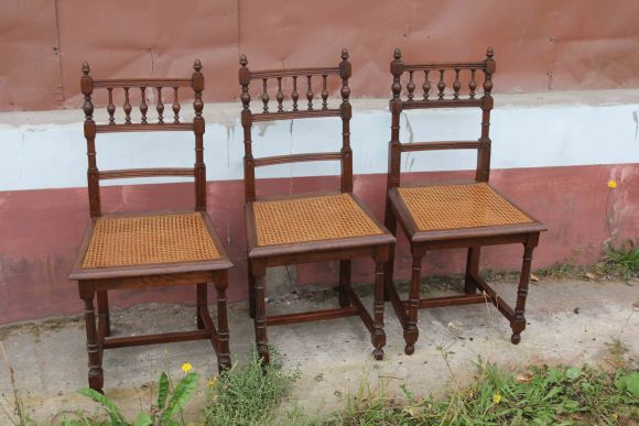 Винтажные стулья с сеткой