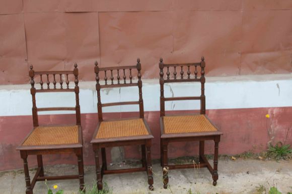 Винтажные стулья с сеткой