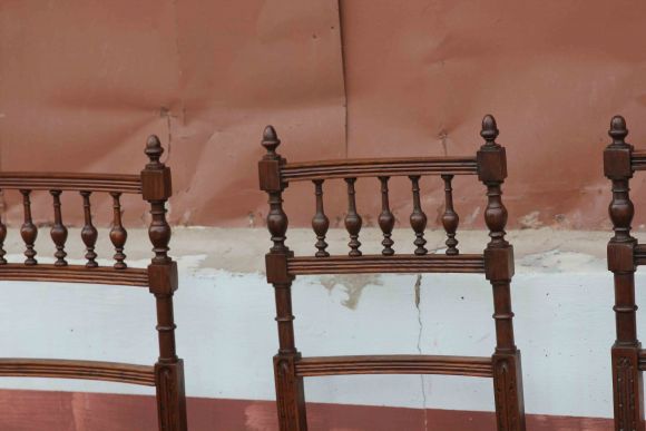 Винтажные стулья с сеткой