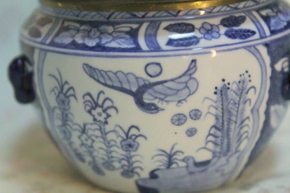 Очень хорошенькая, антикварная  вазочка - шкатулка. Европа. Начало 20 века