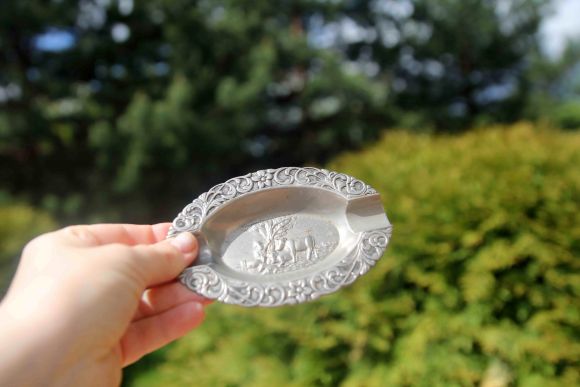 Овальная пепельница "Крестьянин на отдыхе"