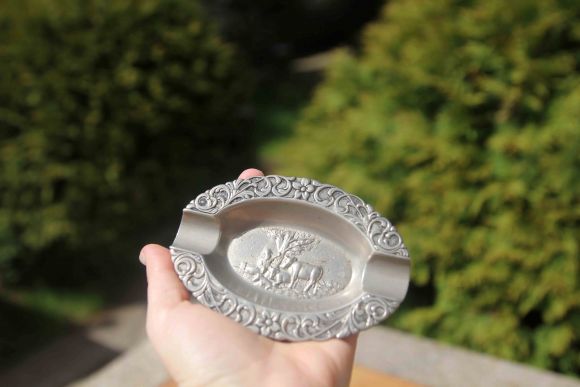 Овальная пепельница "Крестьянин на отдыхе"