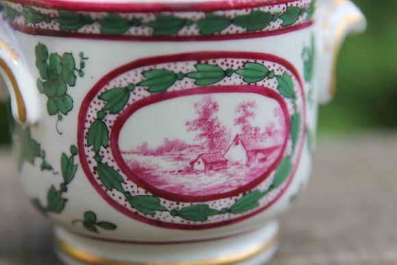 Милая фарфоровая шкатулочка из Франции