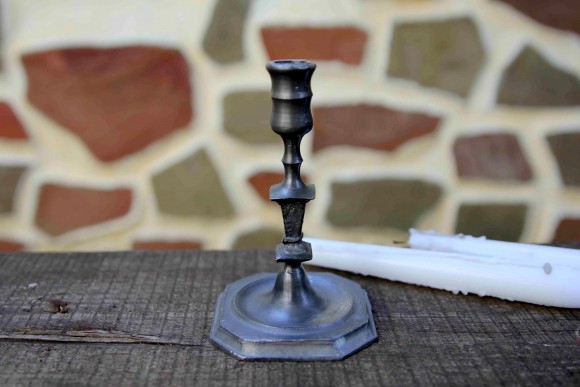 Старый оловянный подсвечник из Европы