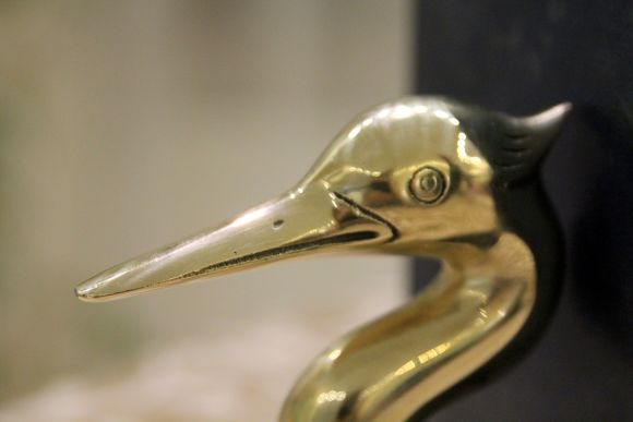 Интересные держатели для книг - BOOKEND